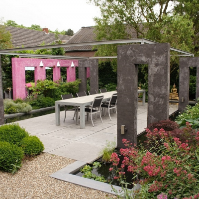 psychedelische tuin in het dorp Bladel